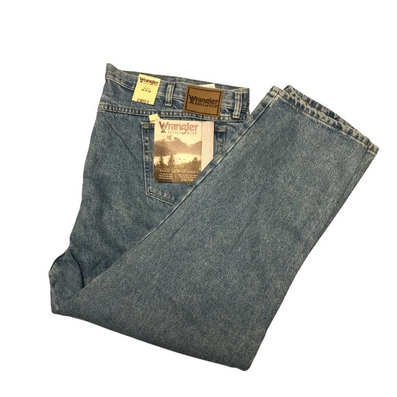 Wranglers Jeans Mens Size 50x30 Rugged Wear Classic Fit Straight Leg NEW - Picture 1 of 7